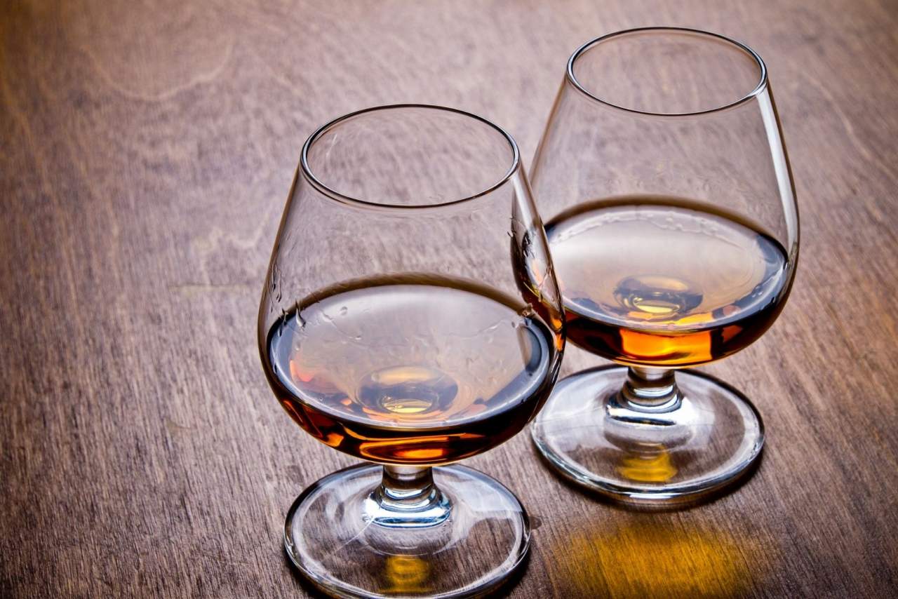 Comprar brandy convidado de Baco es fácil en TuPonesElVaso