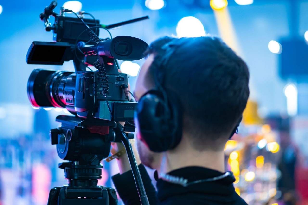 Creación de contenido audiovisual para empresas y redes sociales: ABCesar Group