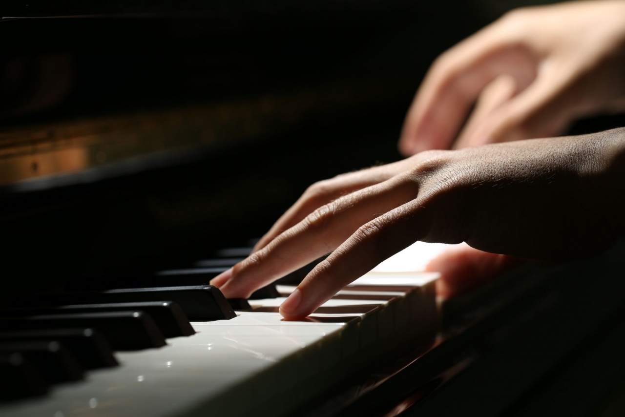 La historia del nuevo single de Abel Jazz, Los héroes de verdad