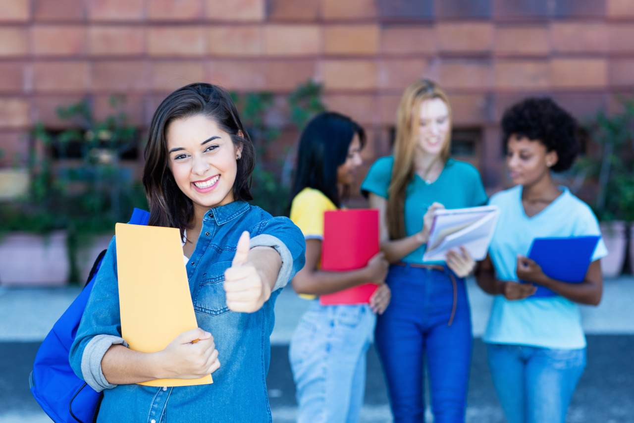 Ayuda Universitaria Cum Laude: la academia online que propone soluciones para el TFG