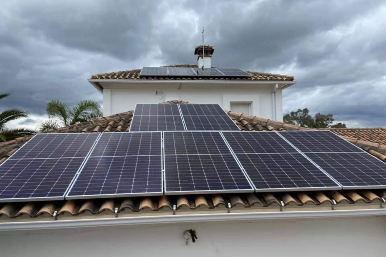 AGRUPACIONES & SOLUCIONES SOLARES: Instalación de placas fotovoltaicas. La revolución de la energía solar fotovoltaica