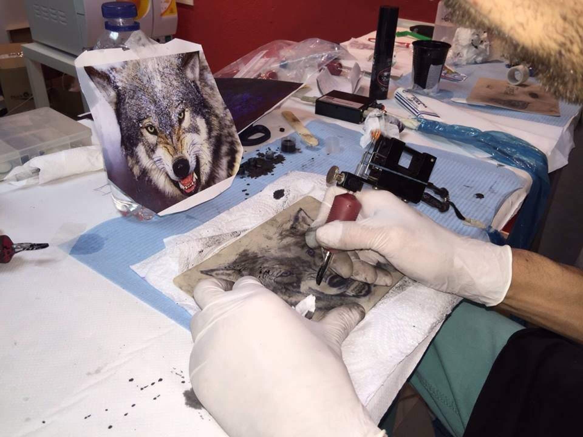 Formación profesional de tatuajes por iforma