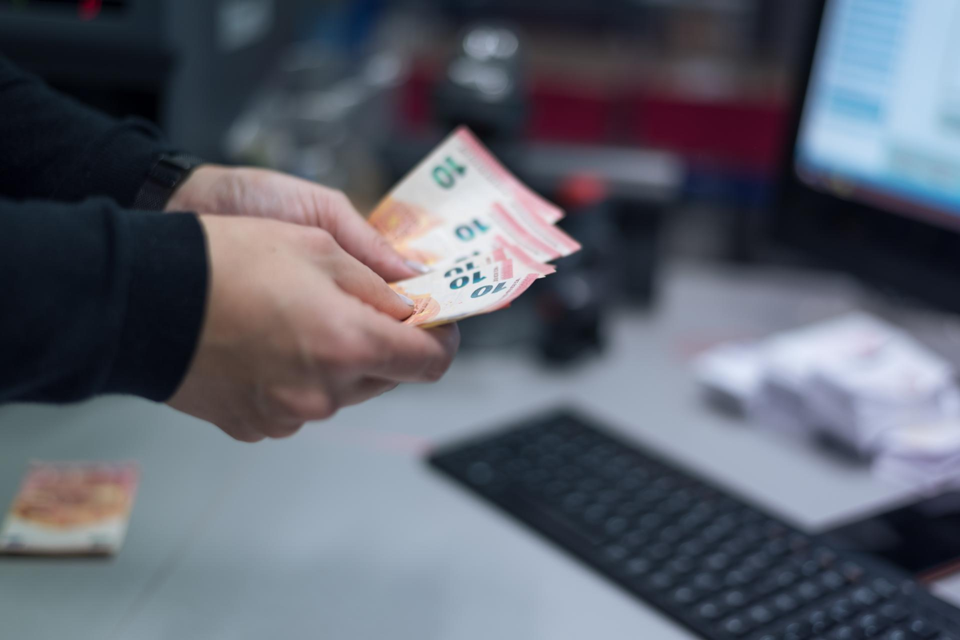 Víctimas del Crédito expone qué sucede cuando existen contratos de tarjetas con cláusulas abusivas