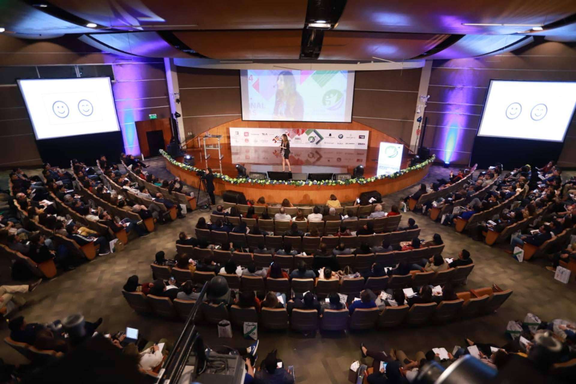 Ejercicios para aprender a hablar en público: Mónica Galán Bravo