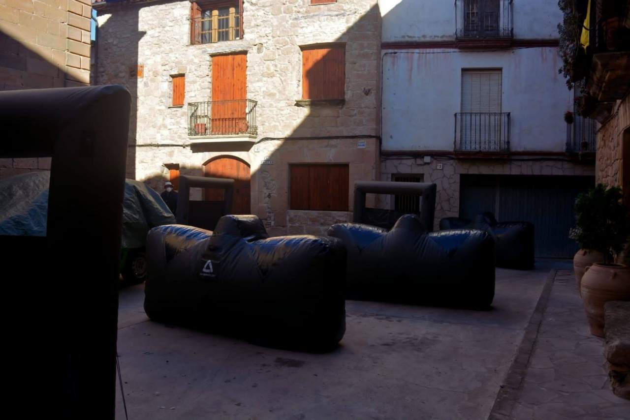 La empresa Asilvestrats propone el láser tag como actividad extraescolar en los colegios