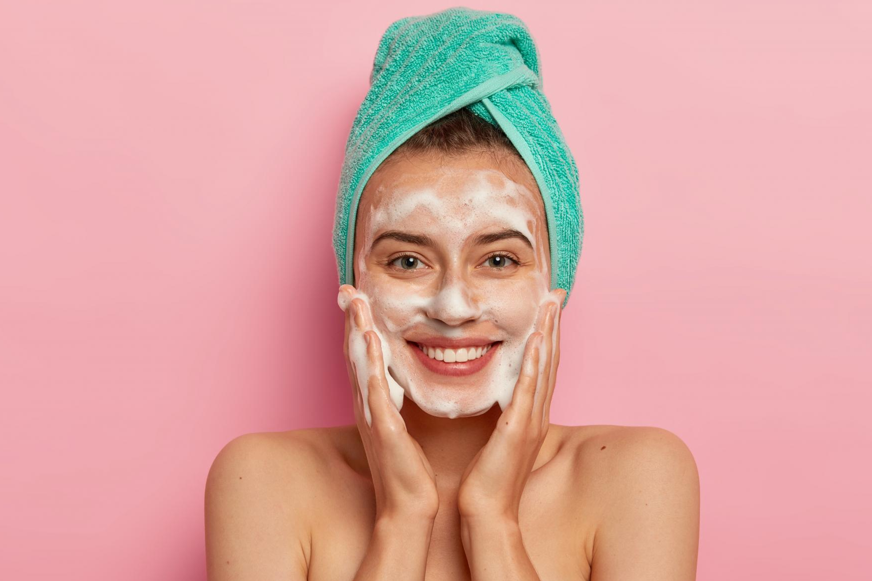 MASKNÉRITUAL es la cosmética activa específica para el cuidado del rostro por el uso de mascarilla quirúrgica