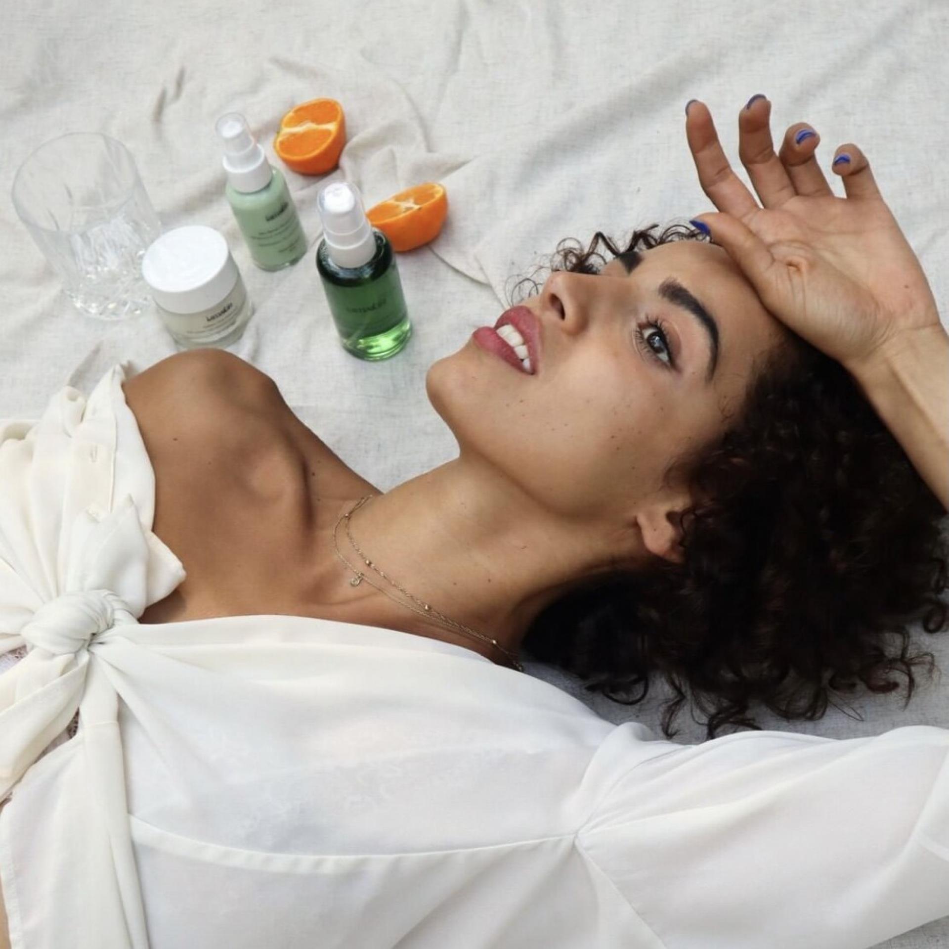 Iamskin apuesta por el cuidado de la piel y la belleza del optimismo