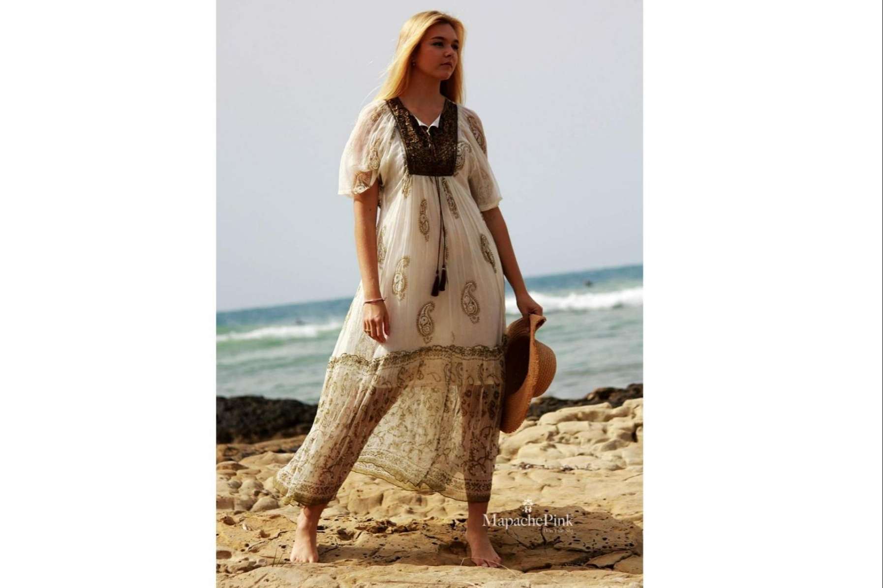 Mapache Pink presenta la colección de vestidos boho