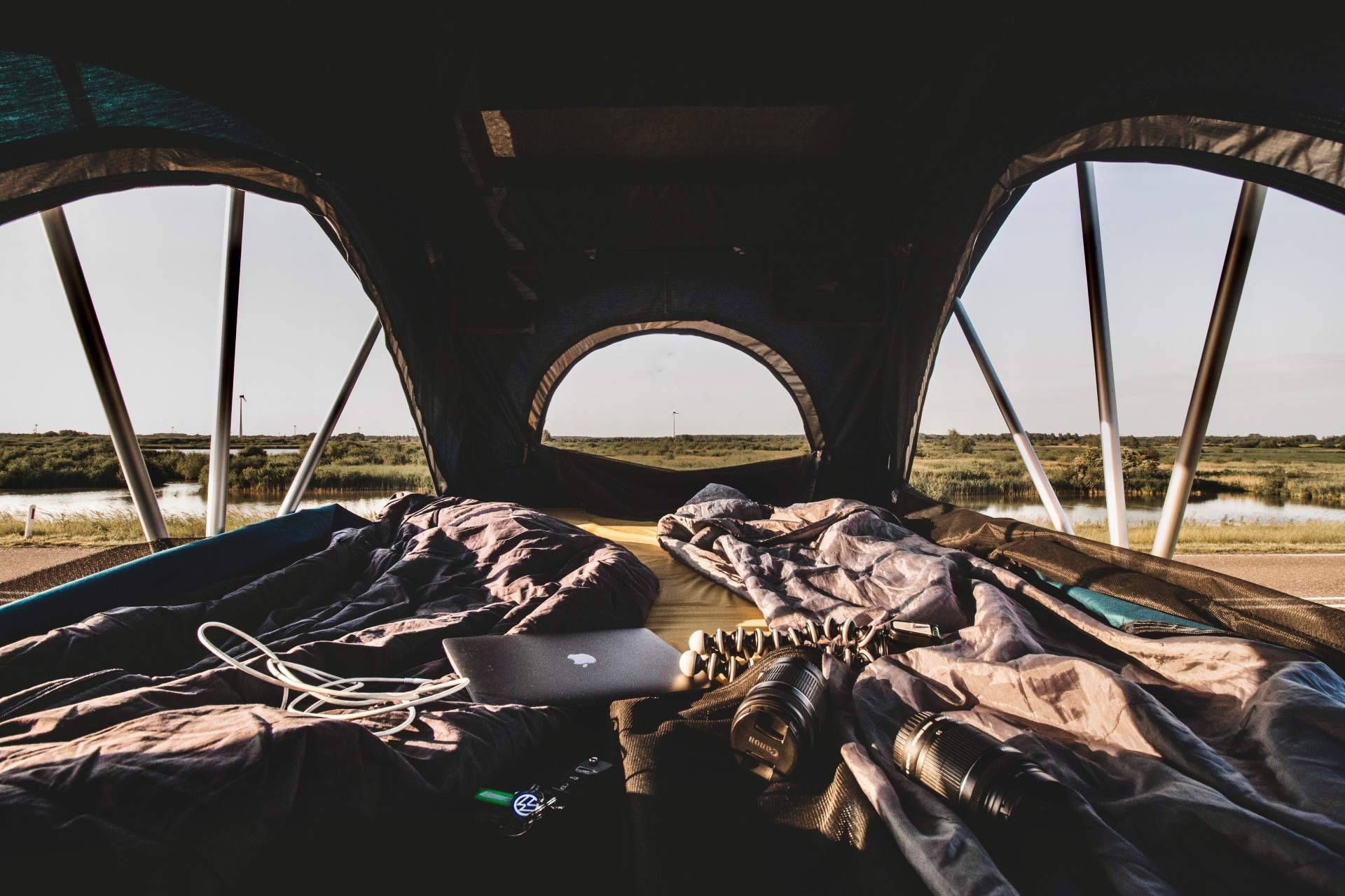 Las tiendas de techo coche distribuidas por Fox Camper se convierten en uno de los accesorios más buscados para la temporada de verano