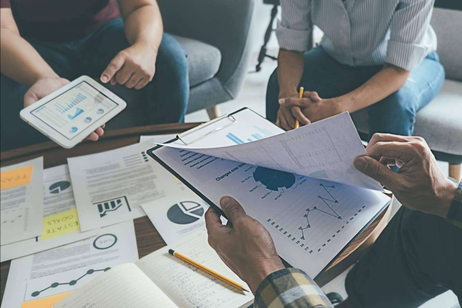 ¿Cómo definir la estrategia empresarial o la imagen corporativa de una empresa?: Consultoría empresarial O Castro Work