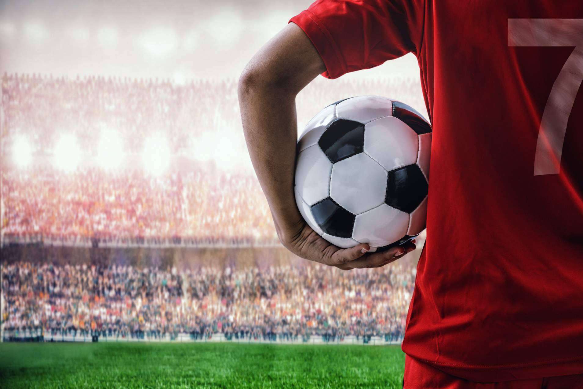 Los clubs de fútbol se han visto en la cuerda floja con los imagos deportivos: Cobratis