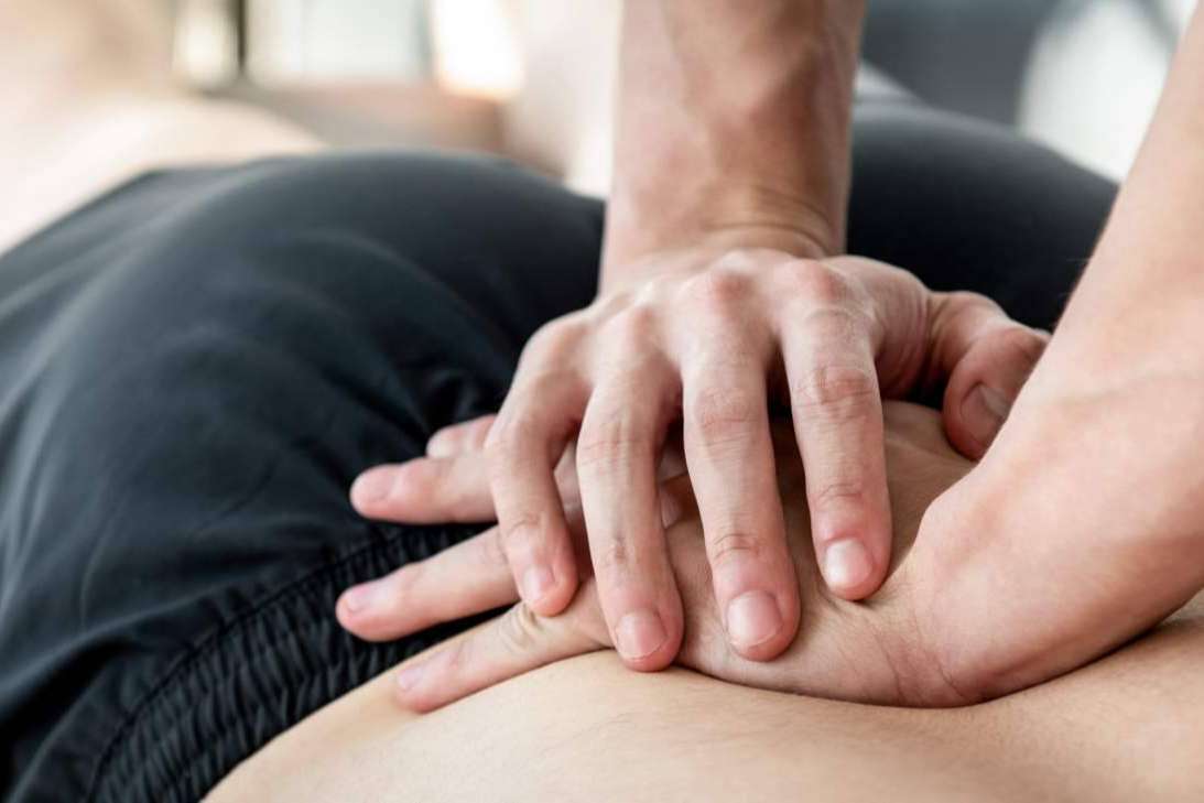 La fisioterapia de Clínica Viasalud se establece como una solución eficaz ante el dolor lumbar