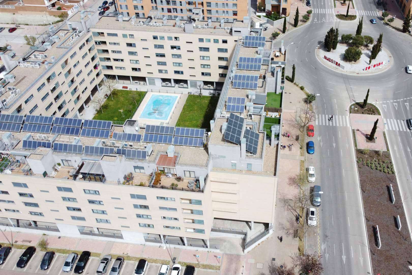 ¿Cuáles son los beneficios de las instalaciones solares compartidas?, según Prime Energy