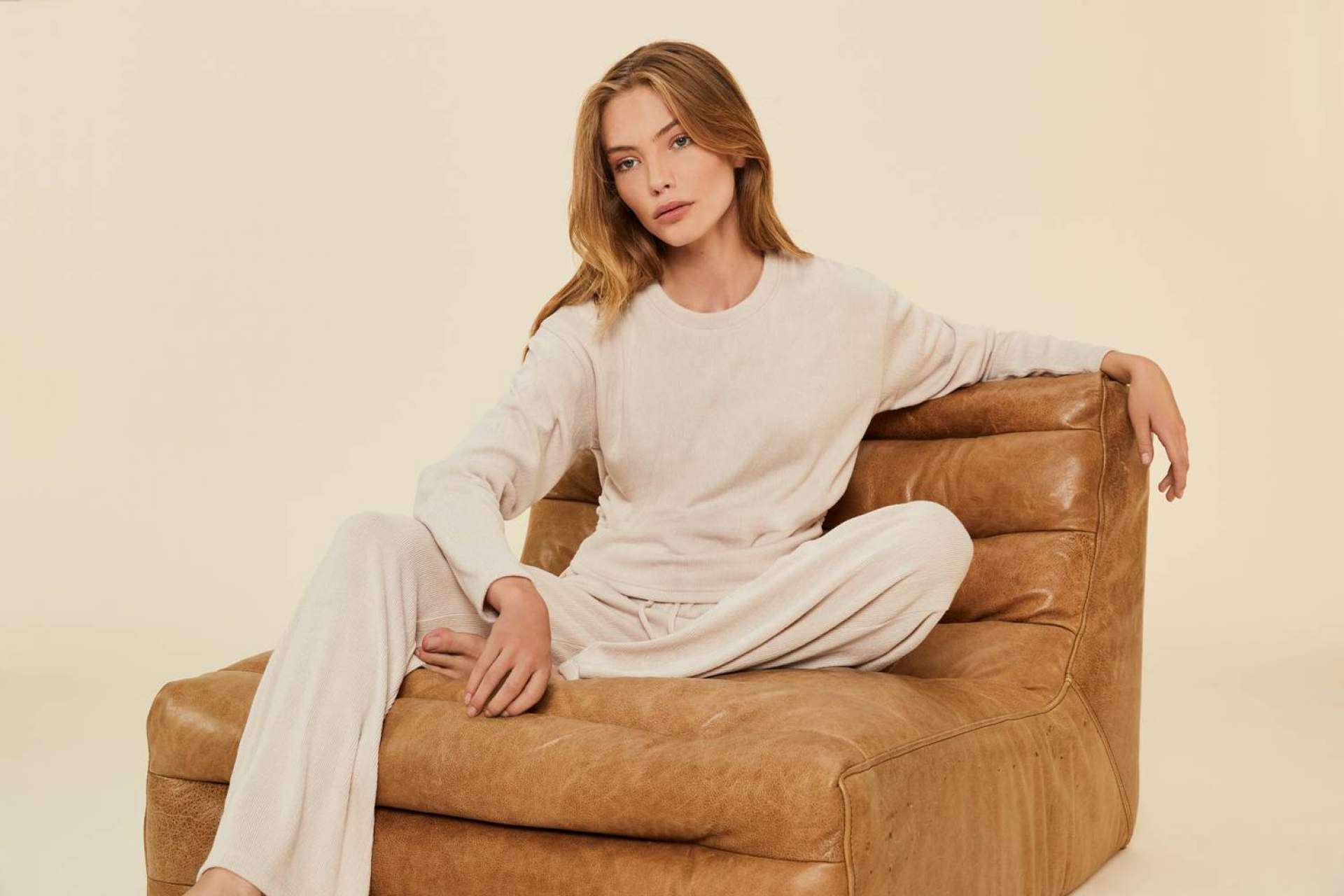 El punto de distribución y representación oficial de la marca Hailys para España y Portugal: Comercial de Moda