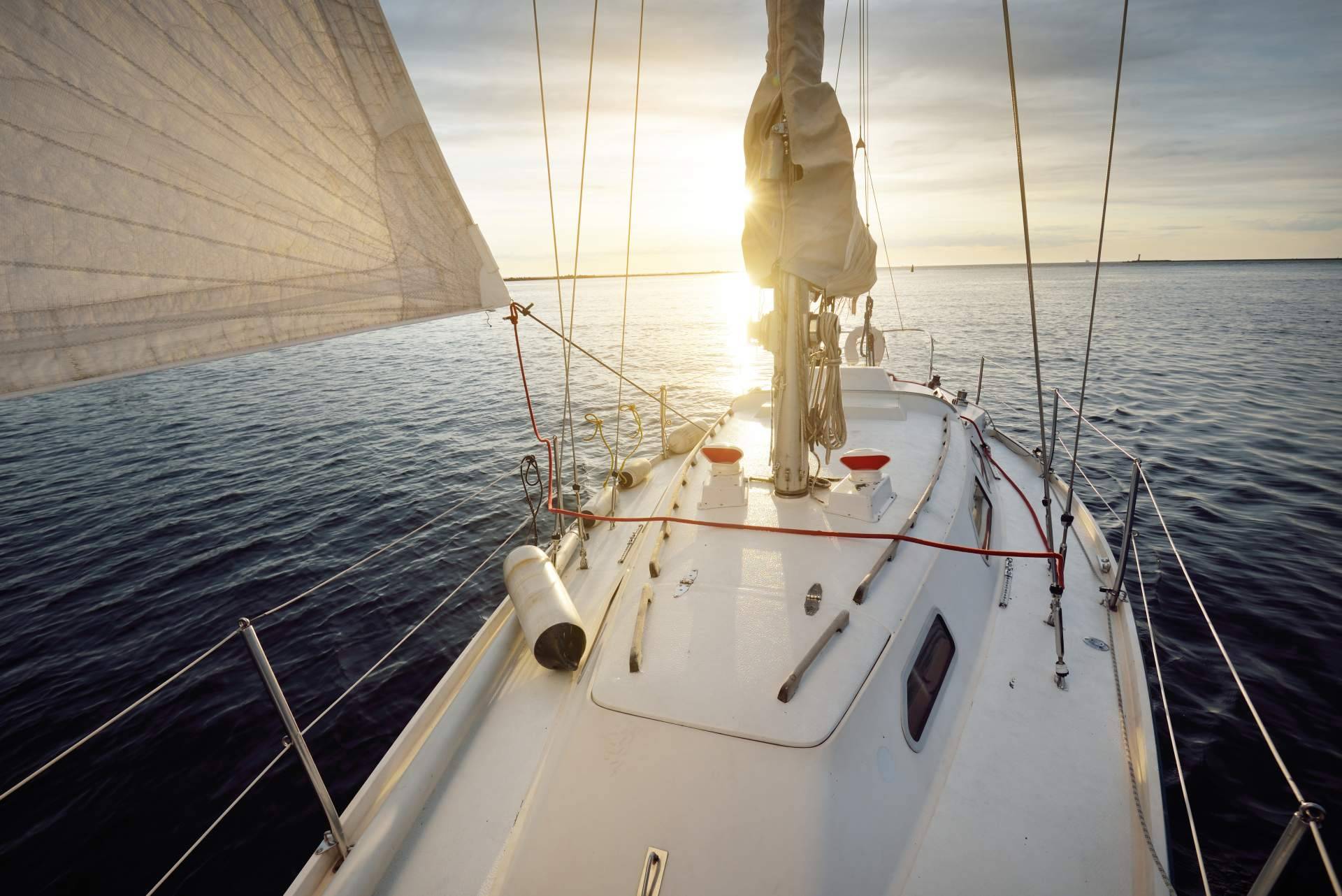 La nueva propuesta de Alboran Charters: Alquilar barco en Nerja