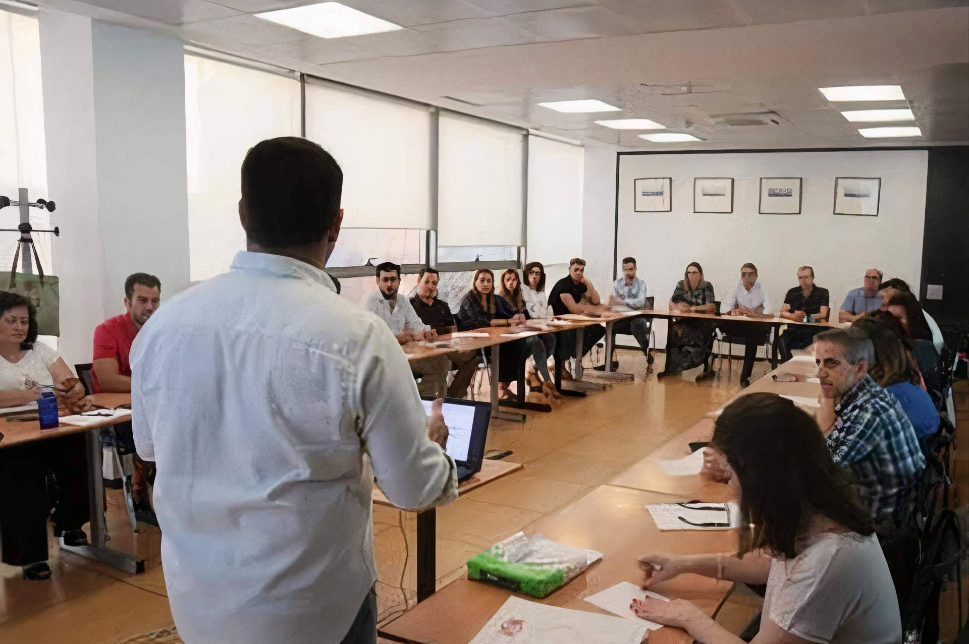 ¿Cómo incentivar el emprendimiento entre los más jóvenes? por Neftalí García