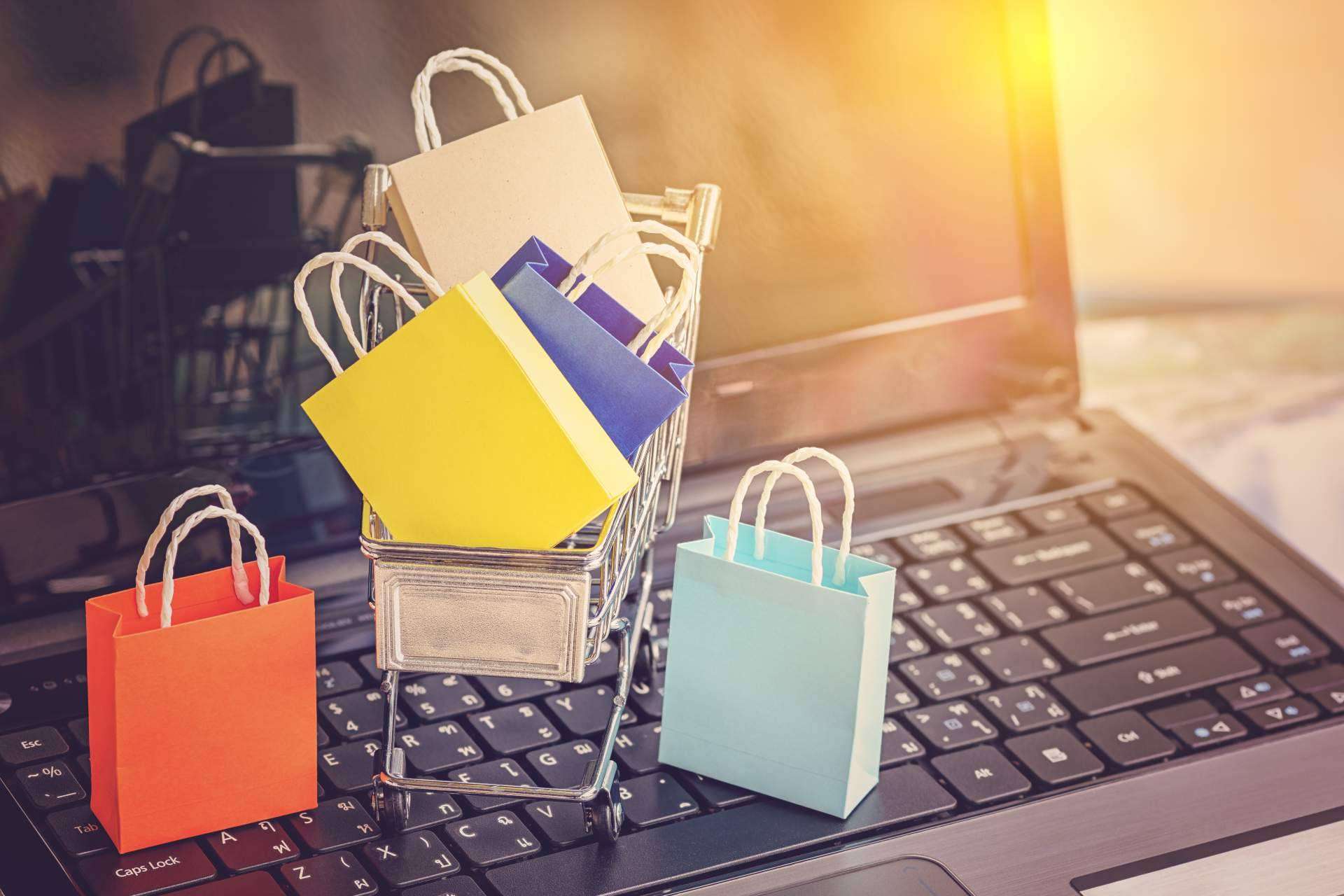 ¿Cuáles son las normas de IVA sobre el sector e-commerce?, por la asesora fiscal Marosa