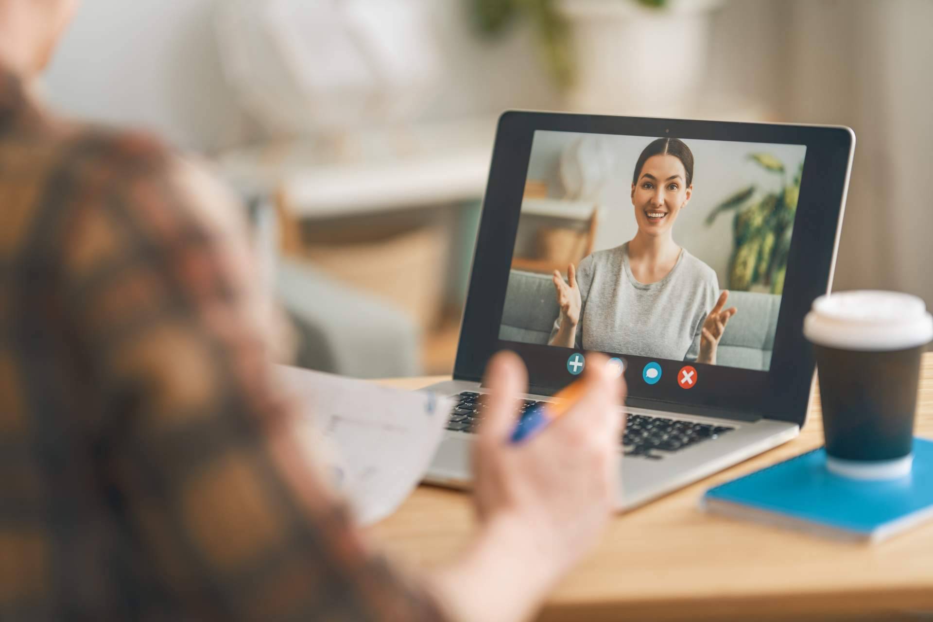 ¿Cuáles son las ventajas e inconvenientes de la terapia online? Espacio Oasis