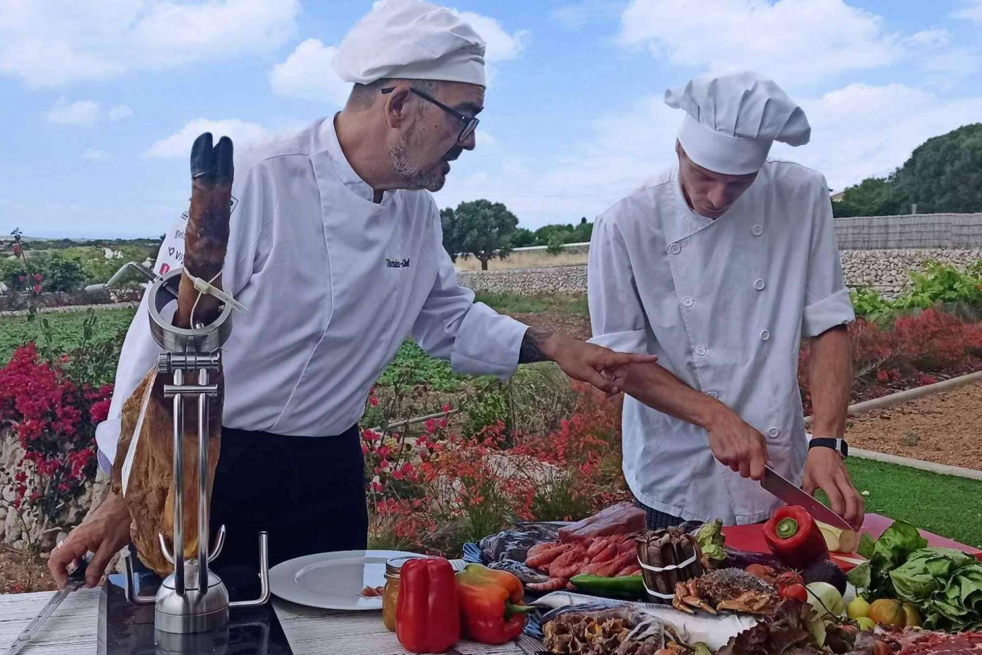 Catering y paellas para grupos en Menorca: lo más valorado de Tomás Cheff
