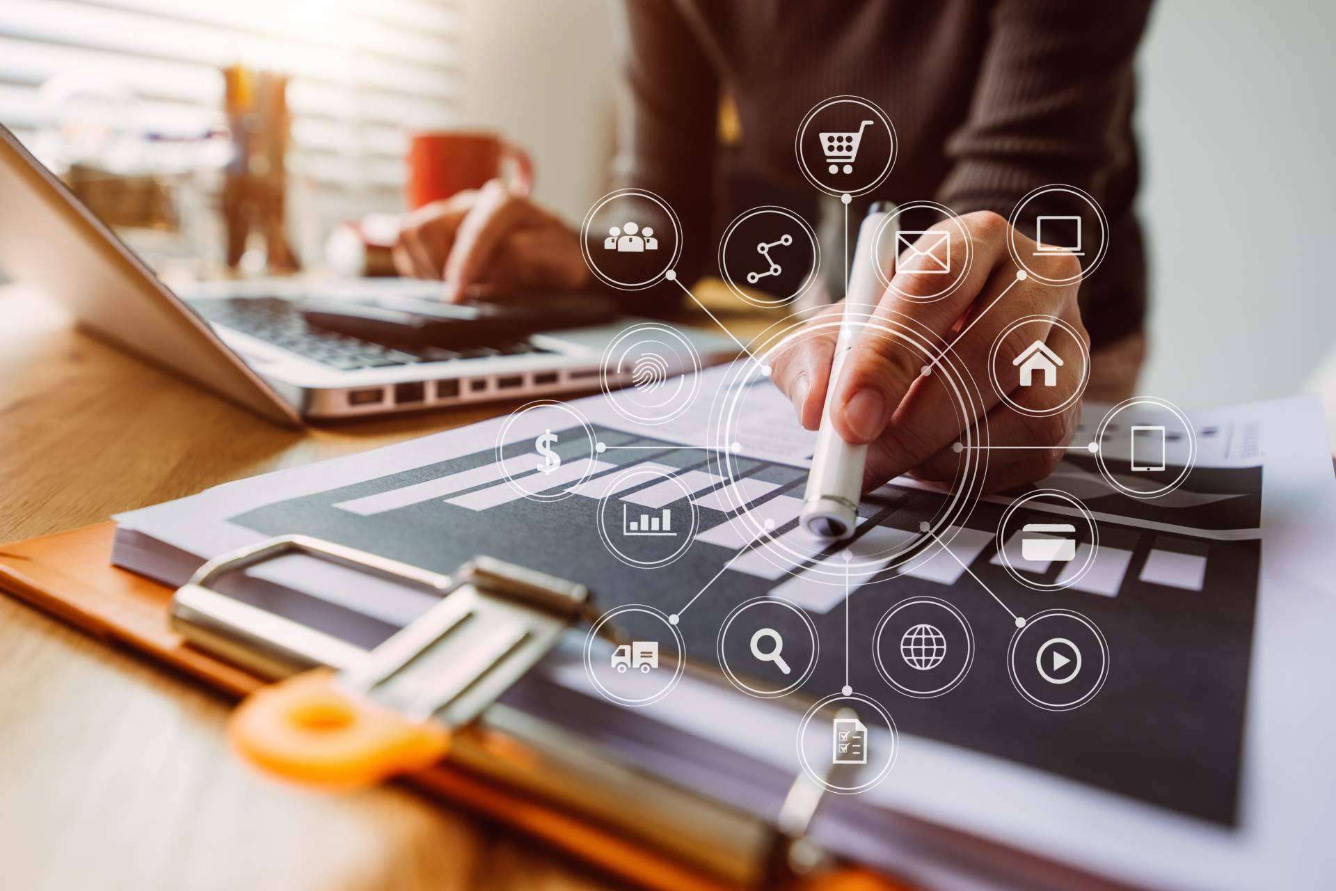 ¿Qué ofrecen los programas de doble titulación en marketing digital de Constanza Business & Protocol School?
