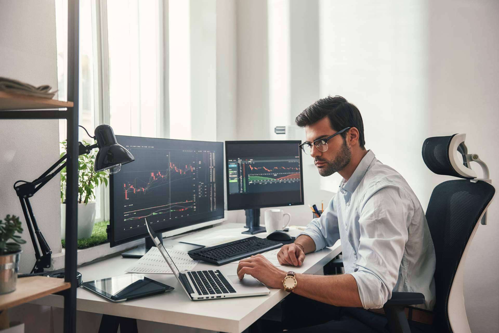 Aprender trading moderno con herramientas avanzadas y cuentas capitalizadas por un tercero de la mano de Delta Value