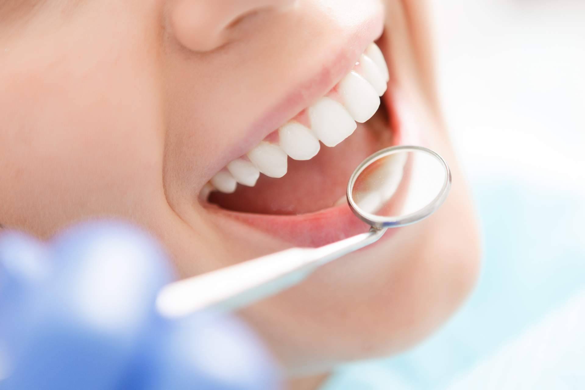 Opiniones sobre el centro situado en Sevilla: Clínica Dental Helident