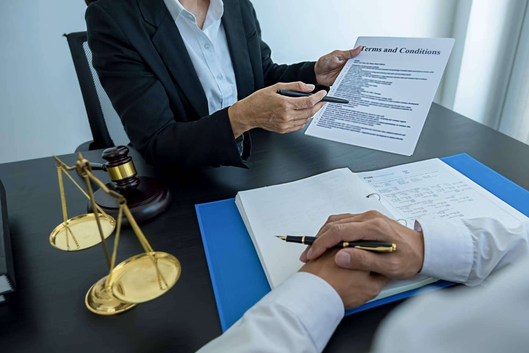 La firma de abogados Iraola Advocatorum ofrece algunas soluciones ante la imposibilidad de pagar las deudas