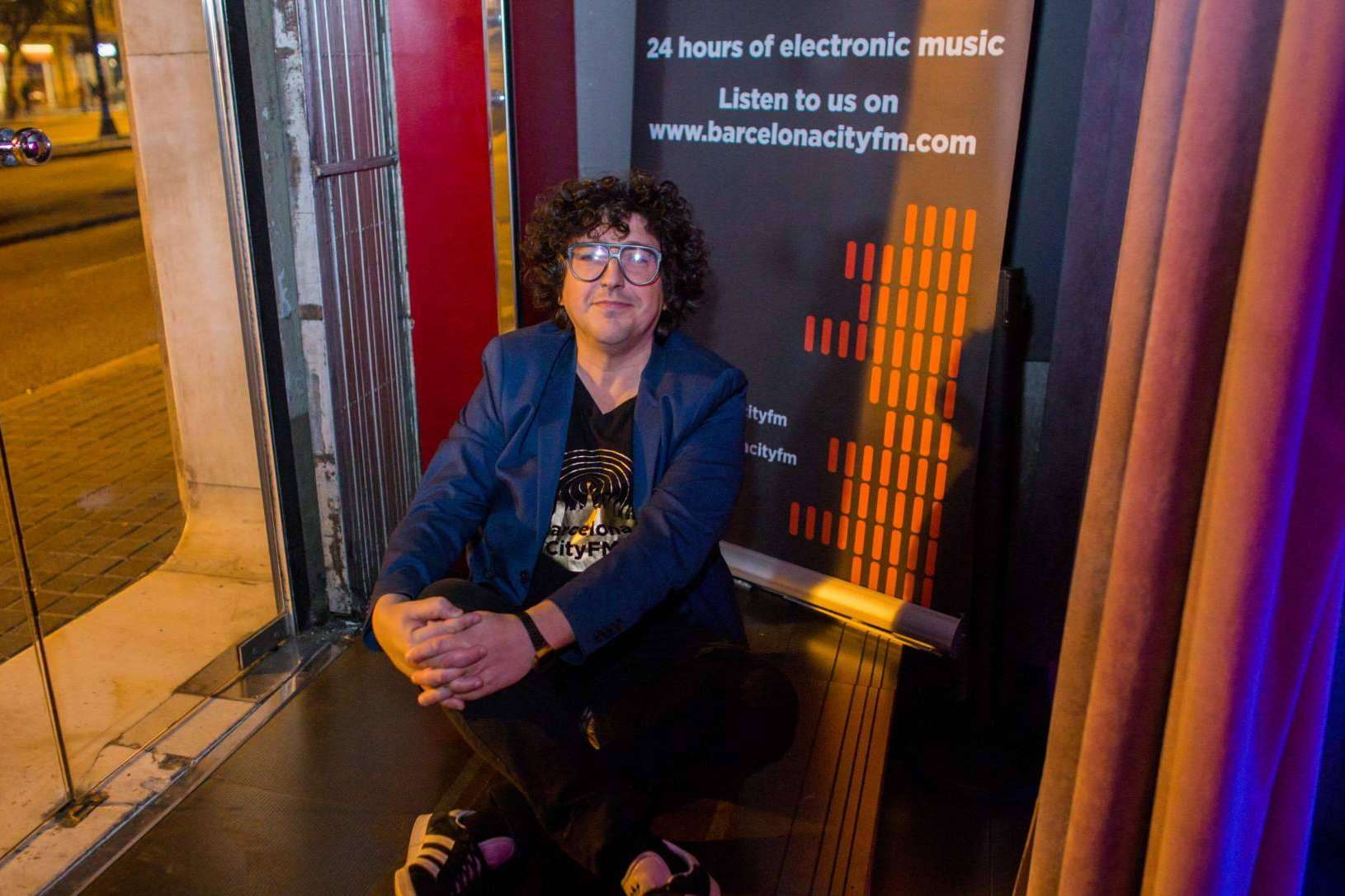 Barcelona City FM es la emisora de radio online que ofrece música electrónica las 24 horas del día