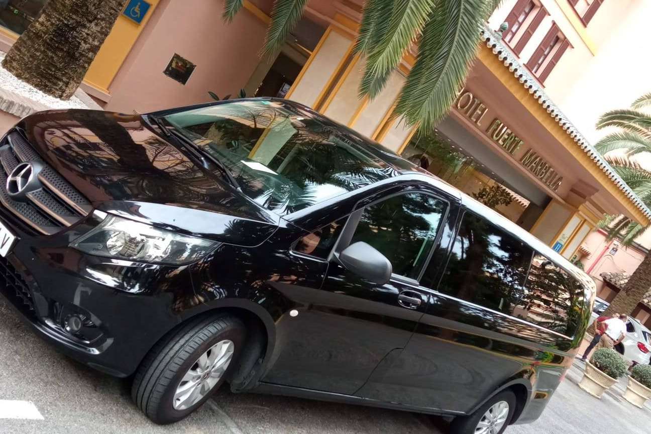 Los taxistas son uno de los pilares de cualquier ciudad: Taxi Málaga Aeropuerto Charly Transfer 24 horas