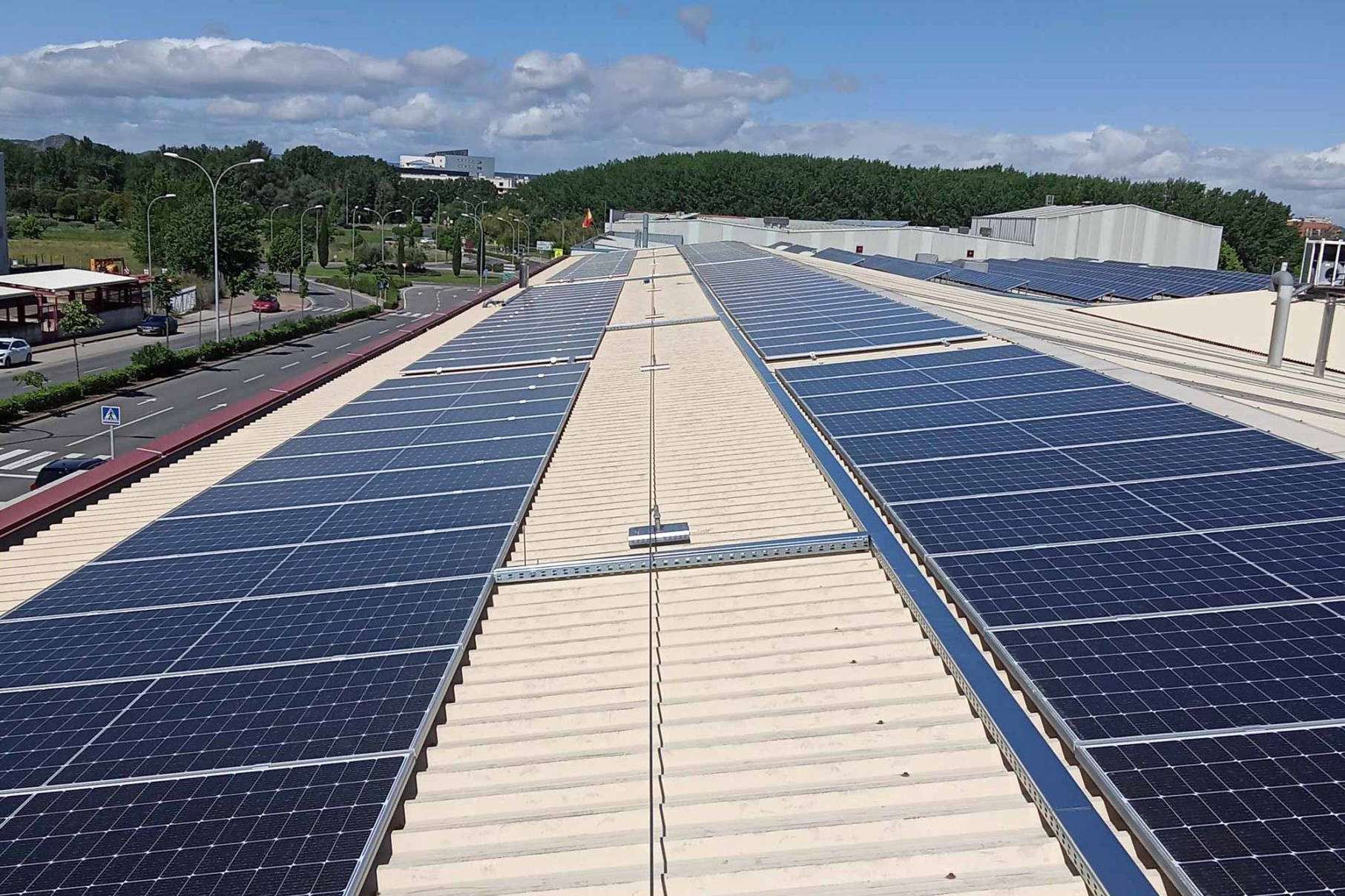 La empresa especializada en autoconsumo solar y renovables, GREENKw