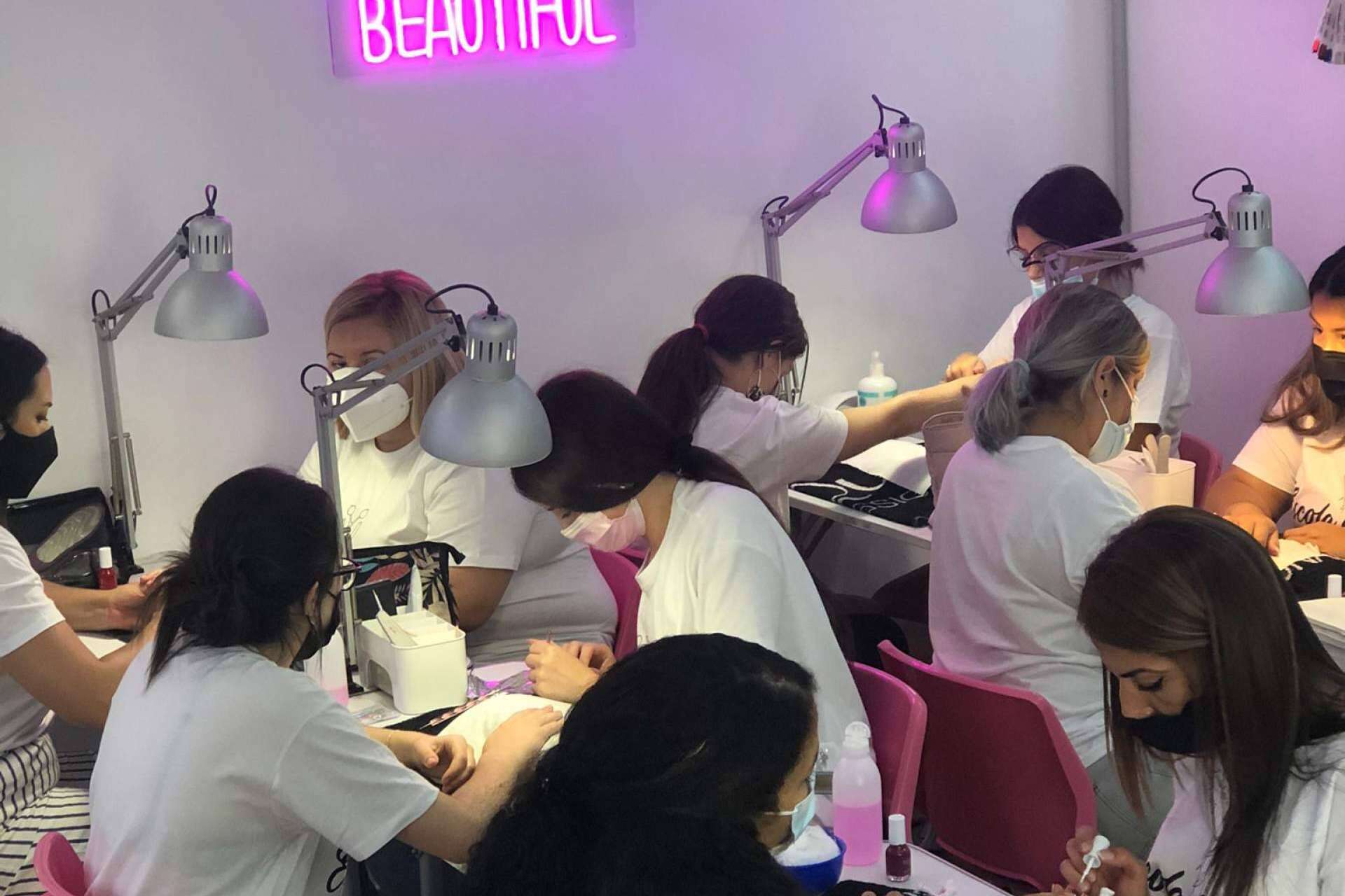 Academia Colors: un modelo de franquicia con numerosas ventajas para el sector de la peluquería y la estética
