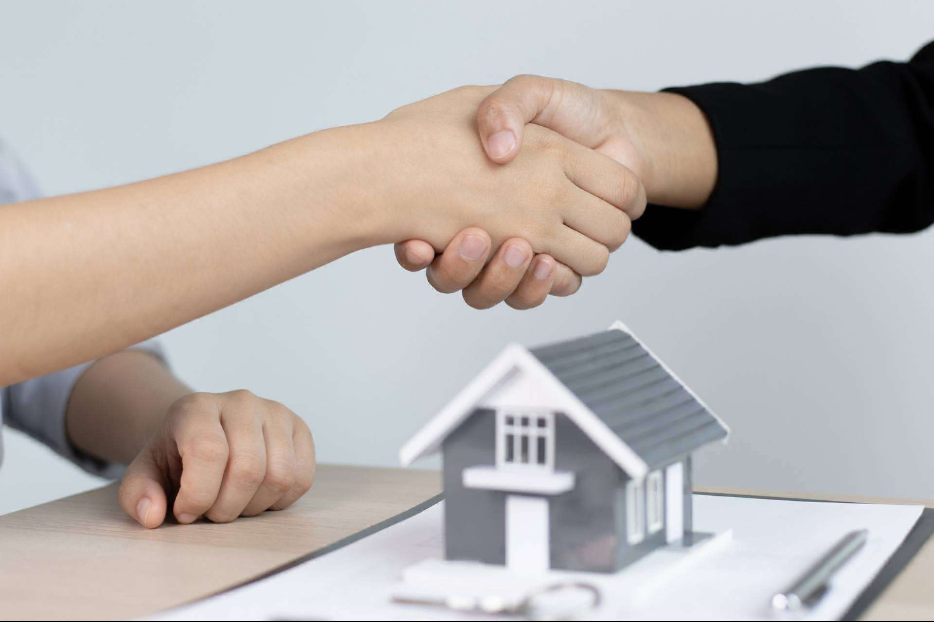 Elba Invest Inmobiliaria: ¿Cuáles son las ventajas de vender la propiedad con una inmobiliaria?