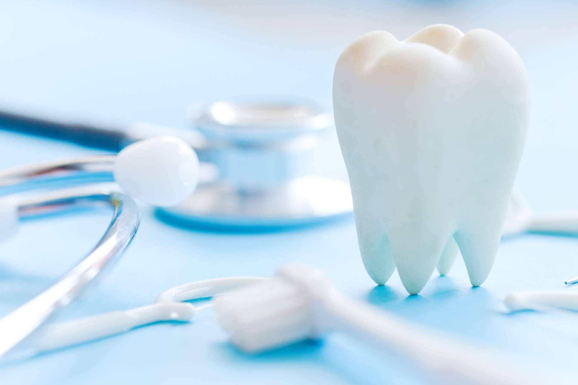 Clínica Sonrisas utiliza la tecnología del Plasma Rico en Factores de Crecimiento para lograr una recuperación rápida y una ortodoncia efectiva