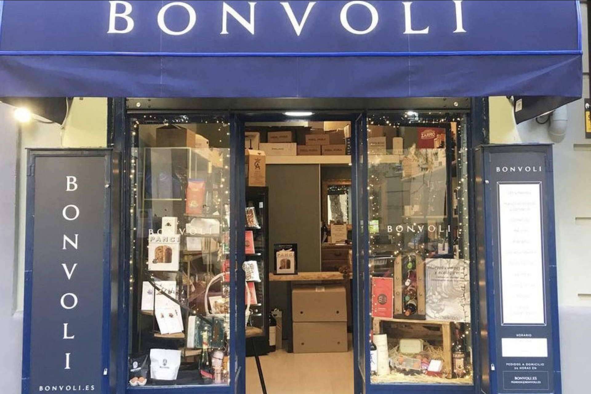 Bonvoli ofrece cestas de Navidad o packs de regalo donde el estilo gourmet es el protagonista