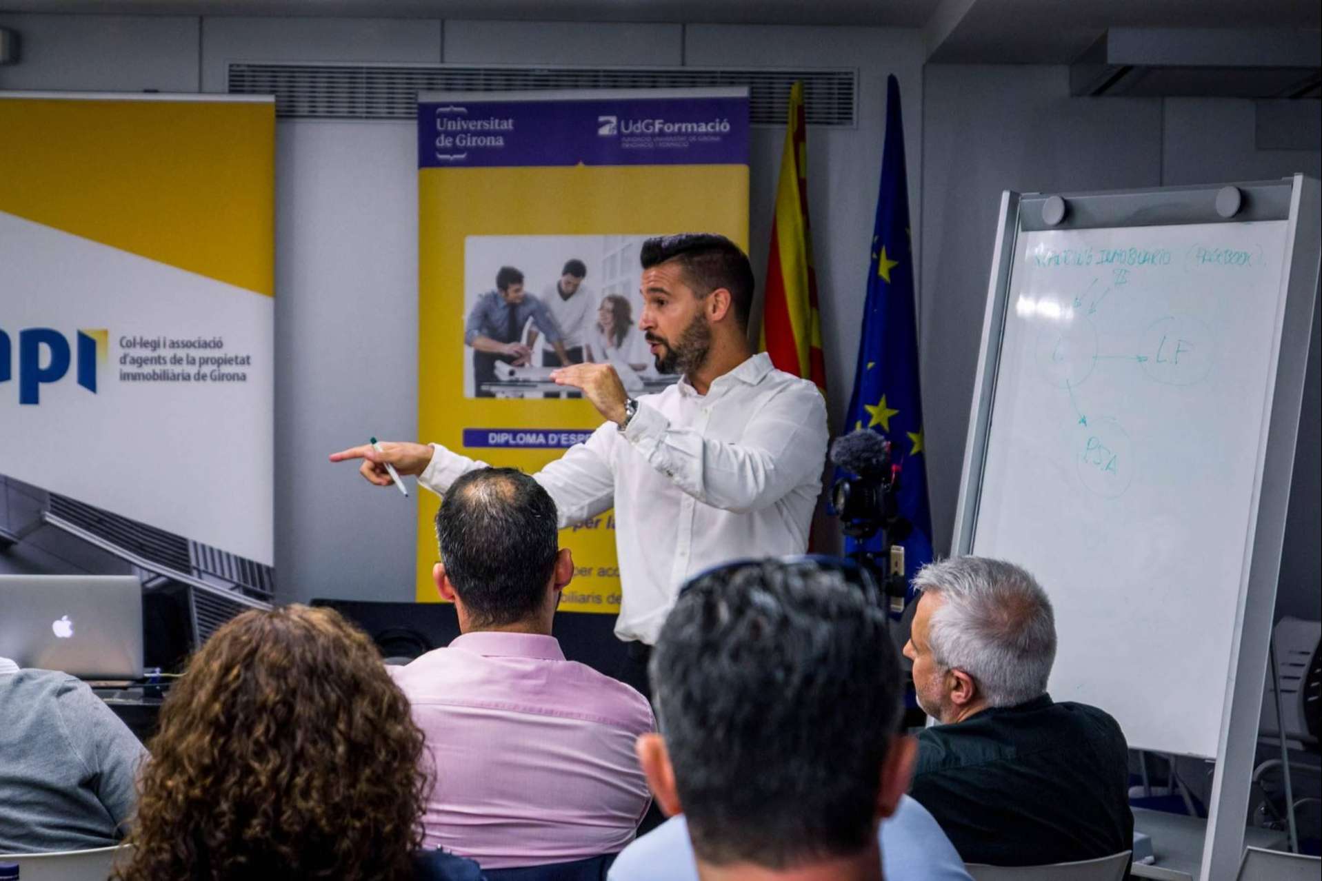 Titanes inmobiliarios, el pódcast que escuchan los inmobiliarios