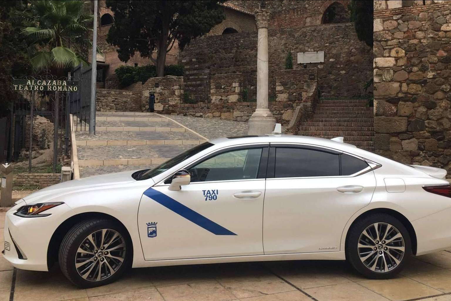 Taxi Málaga Airport Charly transfer 24 hours ofrece servicios de taxi en Málaga