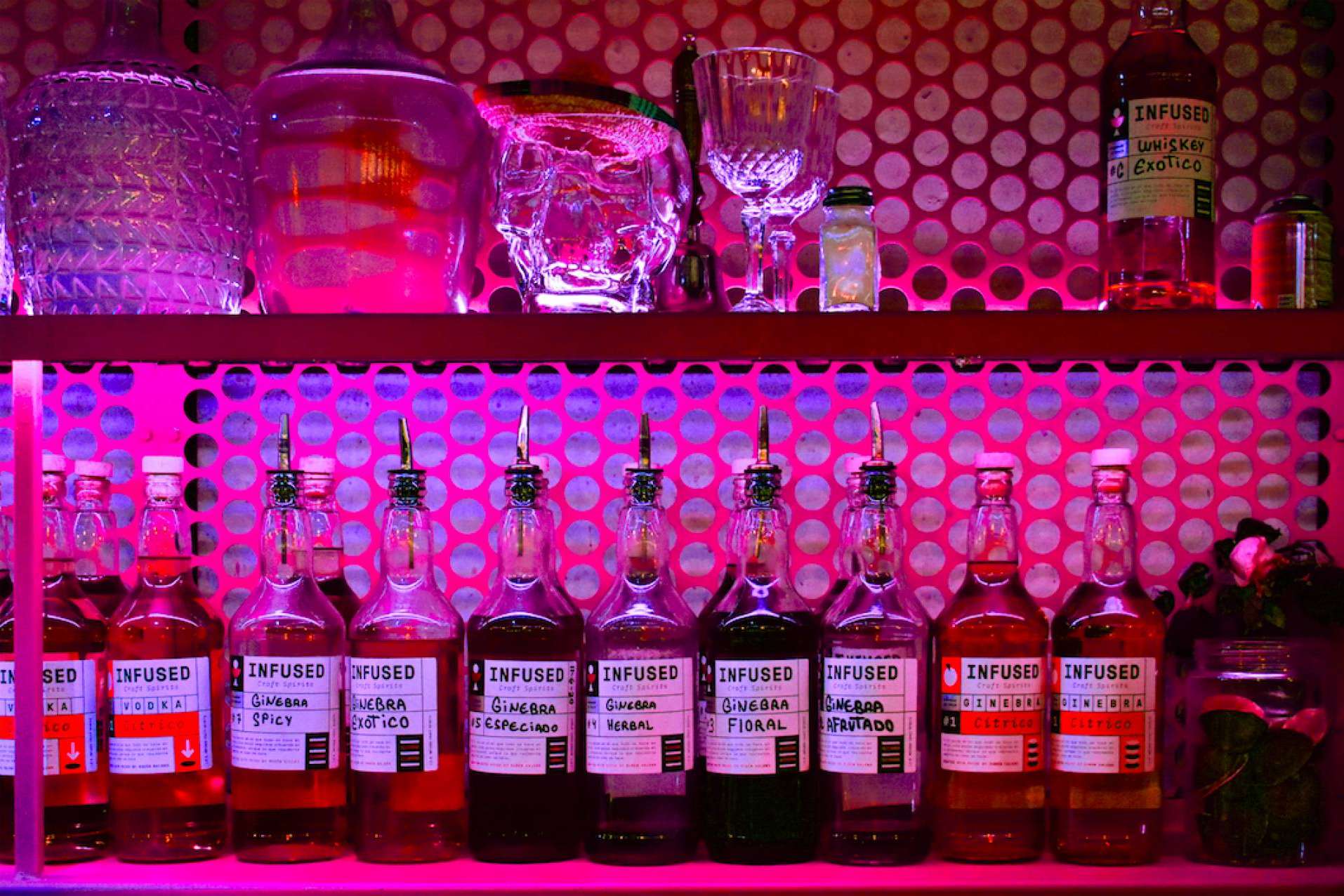 La coctelería Enbabia Infused de Party Area ¿Por qué se ha convertido en un espacio de referencia y moda en Madrid?