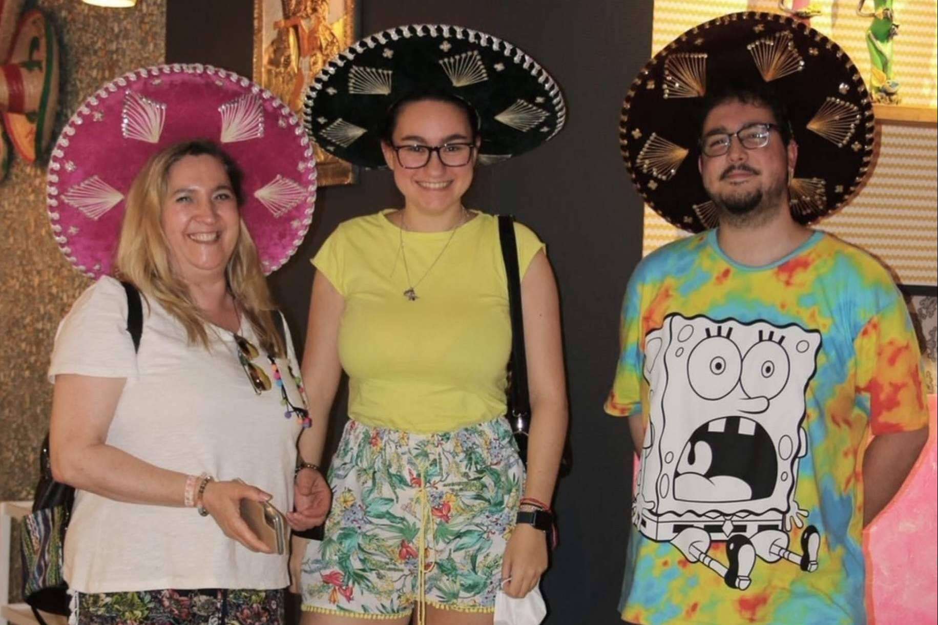 Celebrar una comida con los amigos o la familia en La Llorona