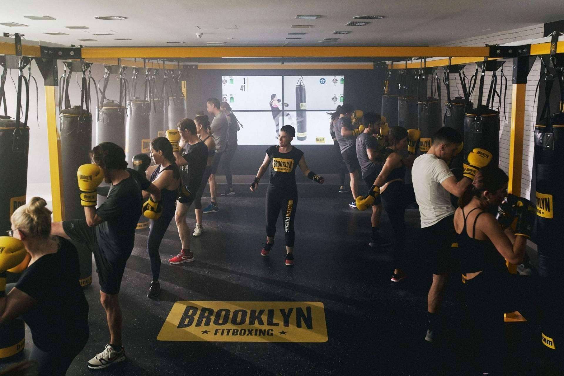 Quemar grasa y mejorar la resistencia a través del cardio hiit en Málaga del gimnasio Brooklyn Fitboxing