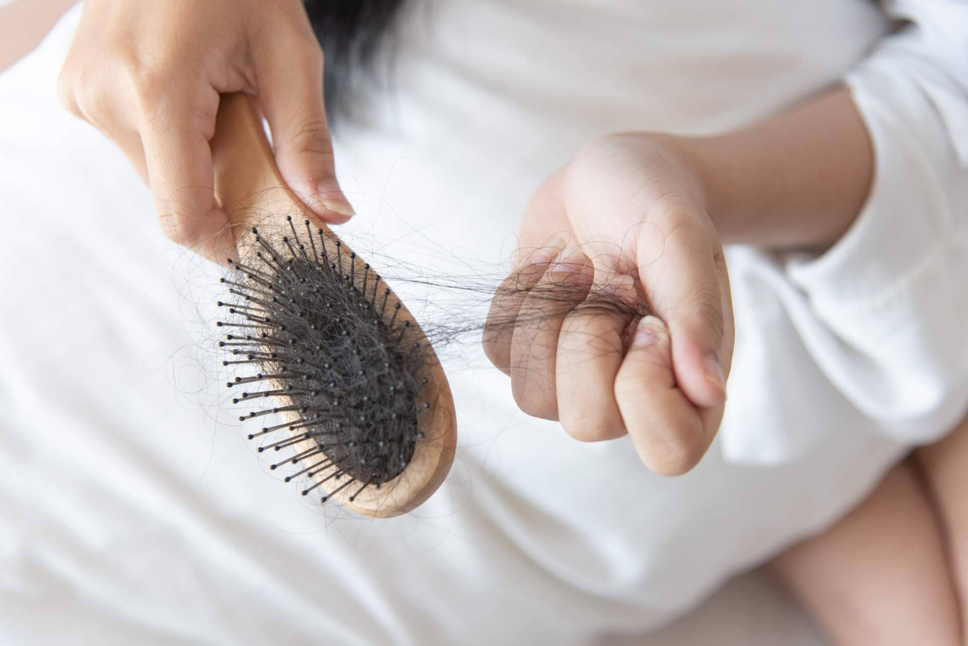 El salón de belleza CharoConector Healthy Style brinda tratamientos para la caída capilar