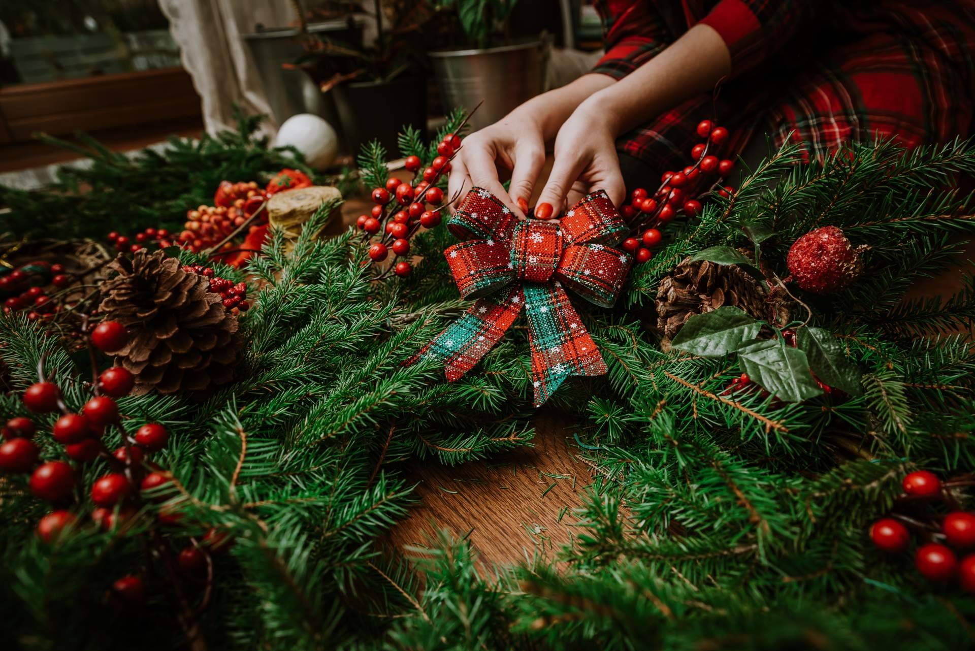 Árboles de Navidad y otra decoración navideña en Ferretería24h.es