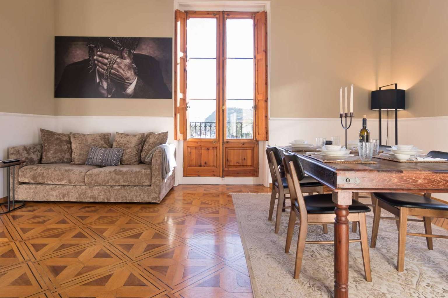 ¿Por qué alojarse en un apartamento y no en un hotel?, por Caterina Property Management