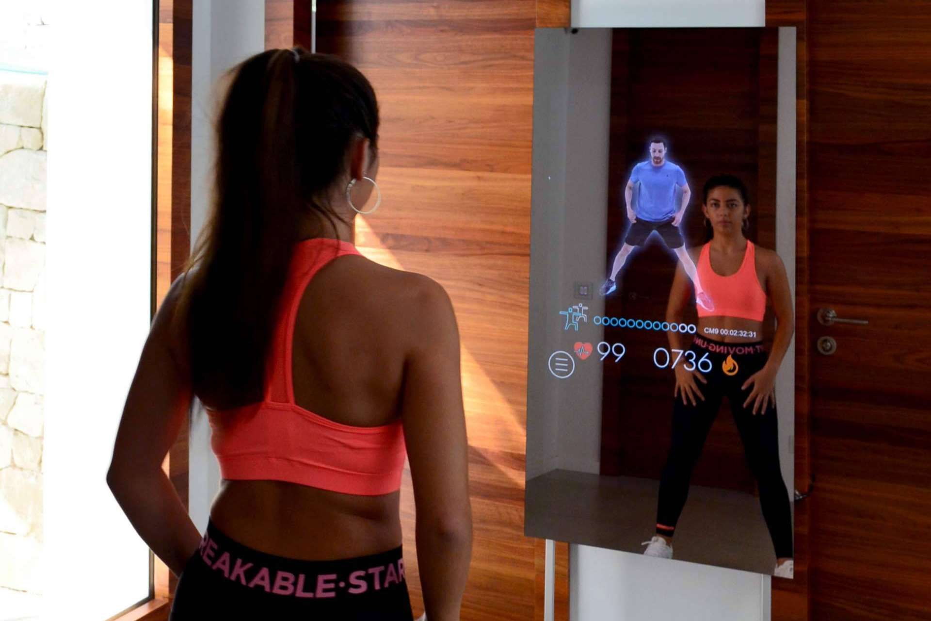 Duriglass integra la inteligencia ambiental con sus modelos como el Smart Mirror