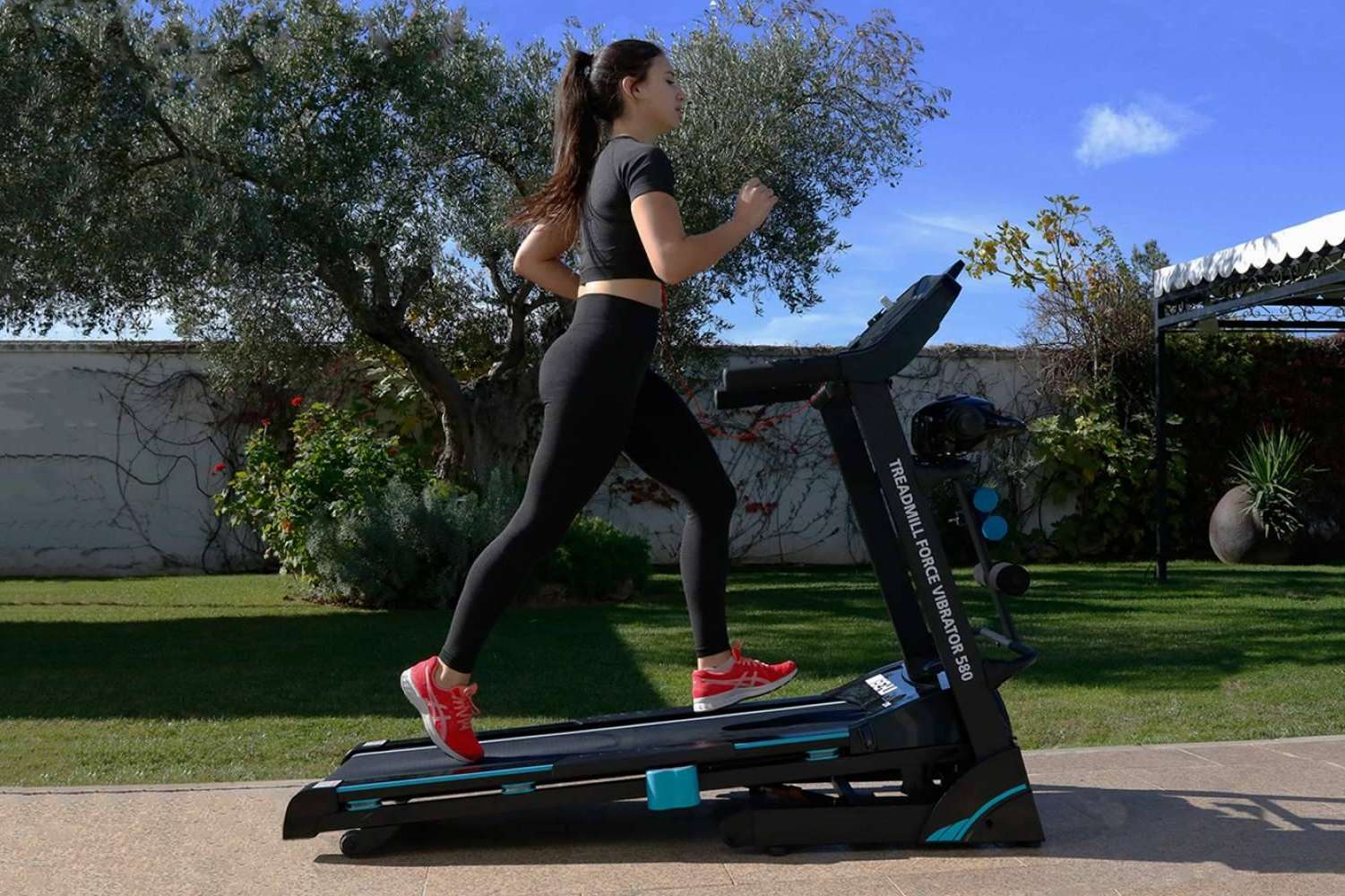 Marcar un completo entrenamiento con las cintas de correr Behumax