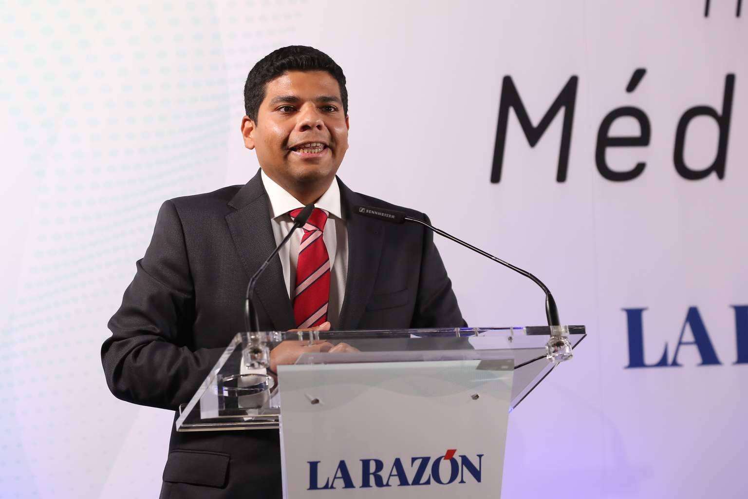 El Doctor Antonio Fernández Brito ha ganado el Premio Médico del Año 2021 en la categoría de cirugía capilar
