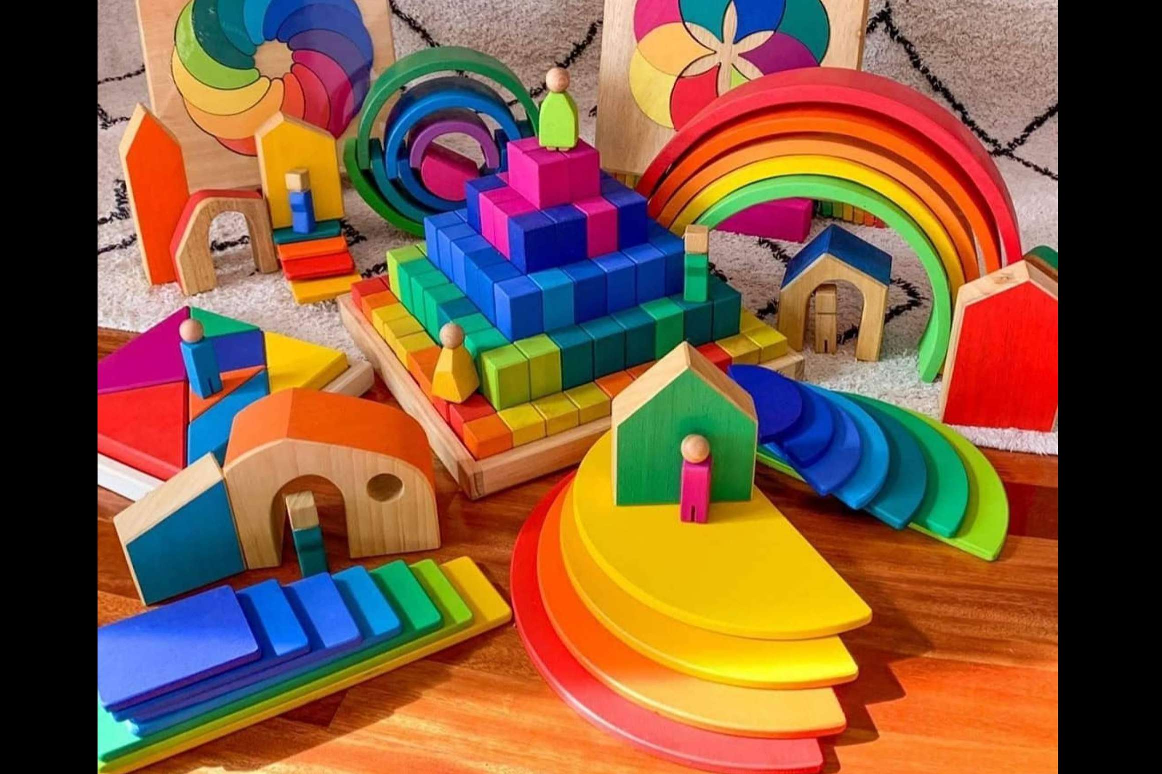 Planeta Eco Aventura presenta sus juguetes de madera artesanales que siguen las pedagogías Montessori, Waldorf o Pikler