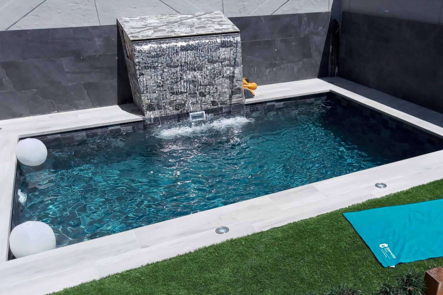 Esencial Pool, especialista en construcción de piscinas, se expande a Francia y Portugal