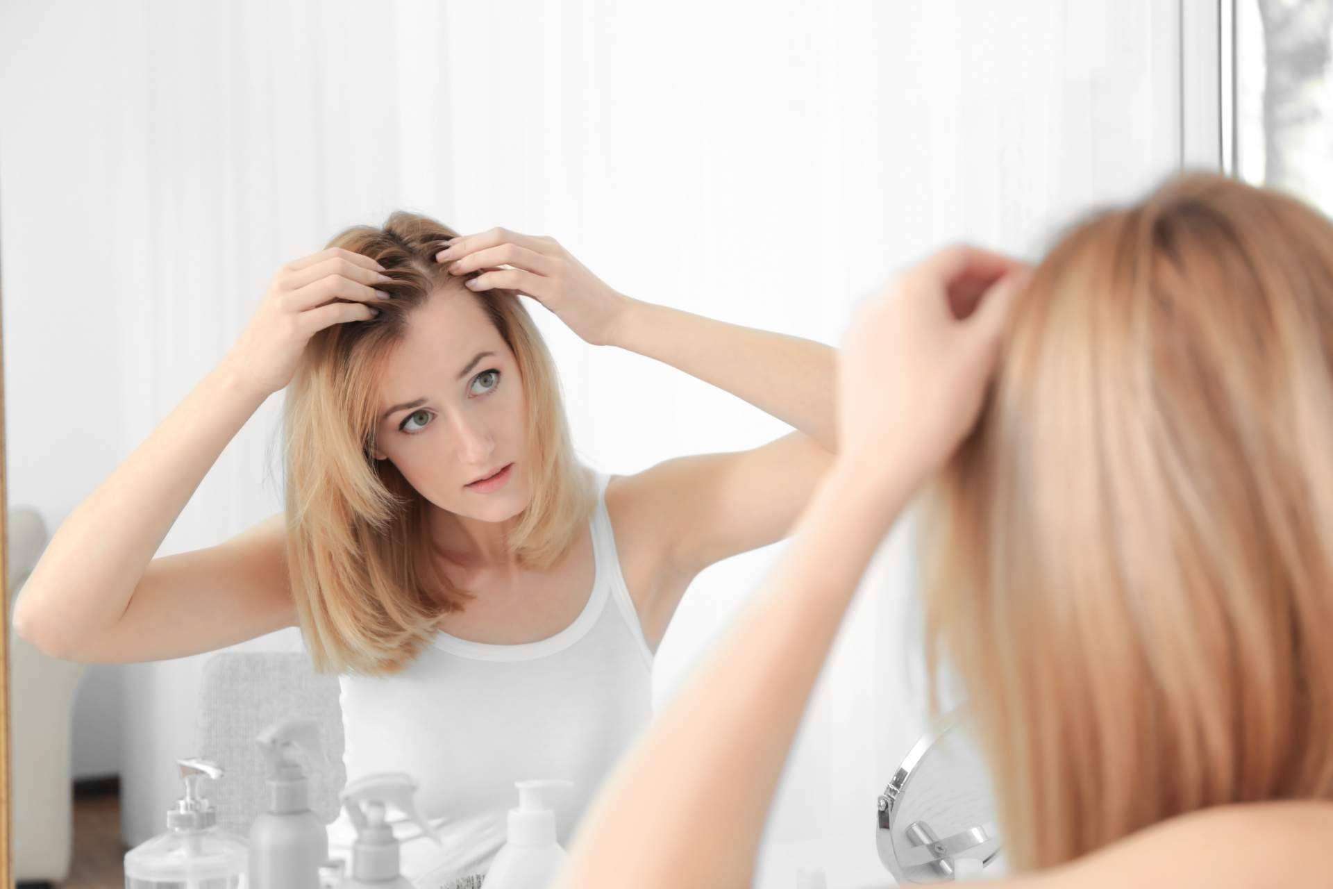 Las mujeres también pueden sufrir alopecia, por Clínica Femme