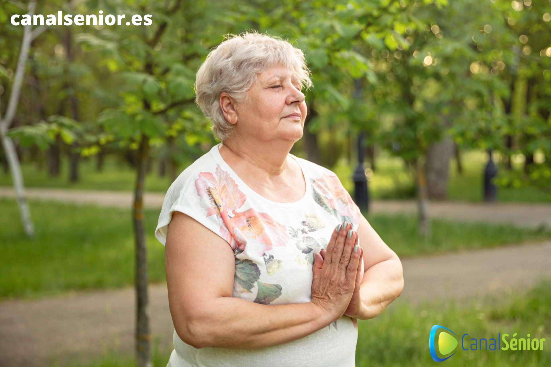 Un curso de mindfulness y yoga para envejecer con plenitud de la mano de Canal Sénior