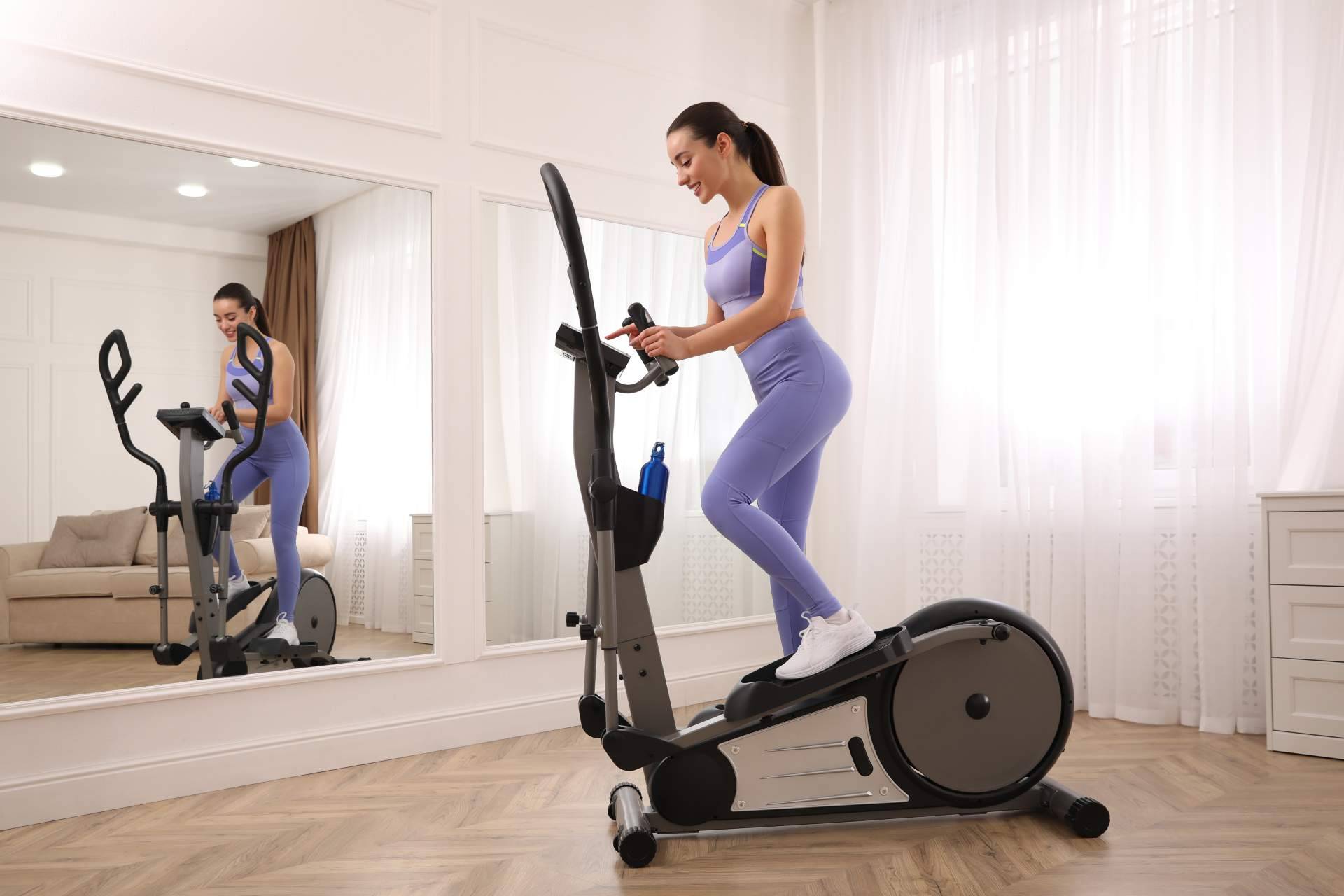 Una buena bicicleta elíptica permite entrenar cardio fácilmente